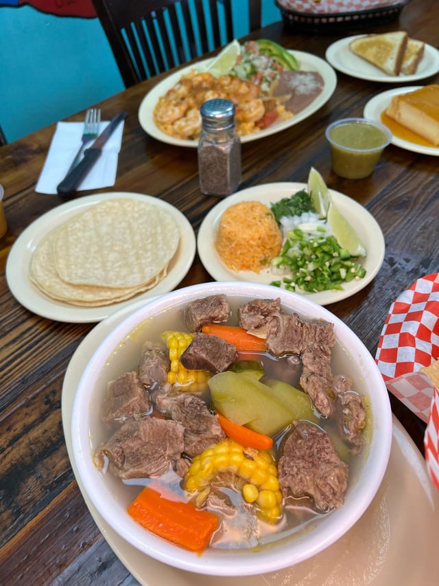 Caldo de Res.